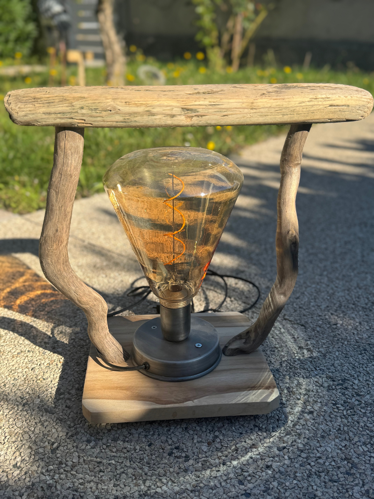 Lampe trapèze en bois flotté