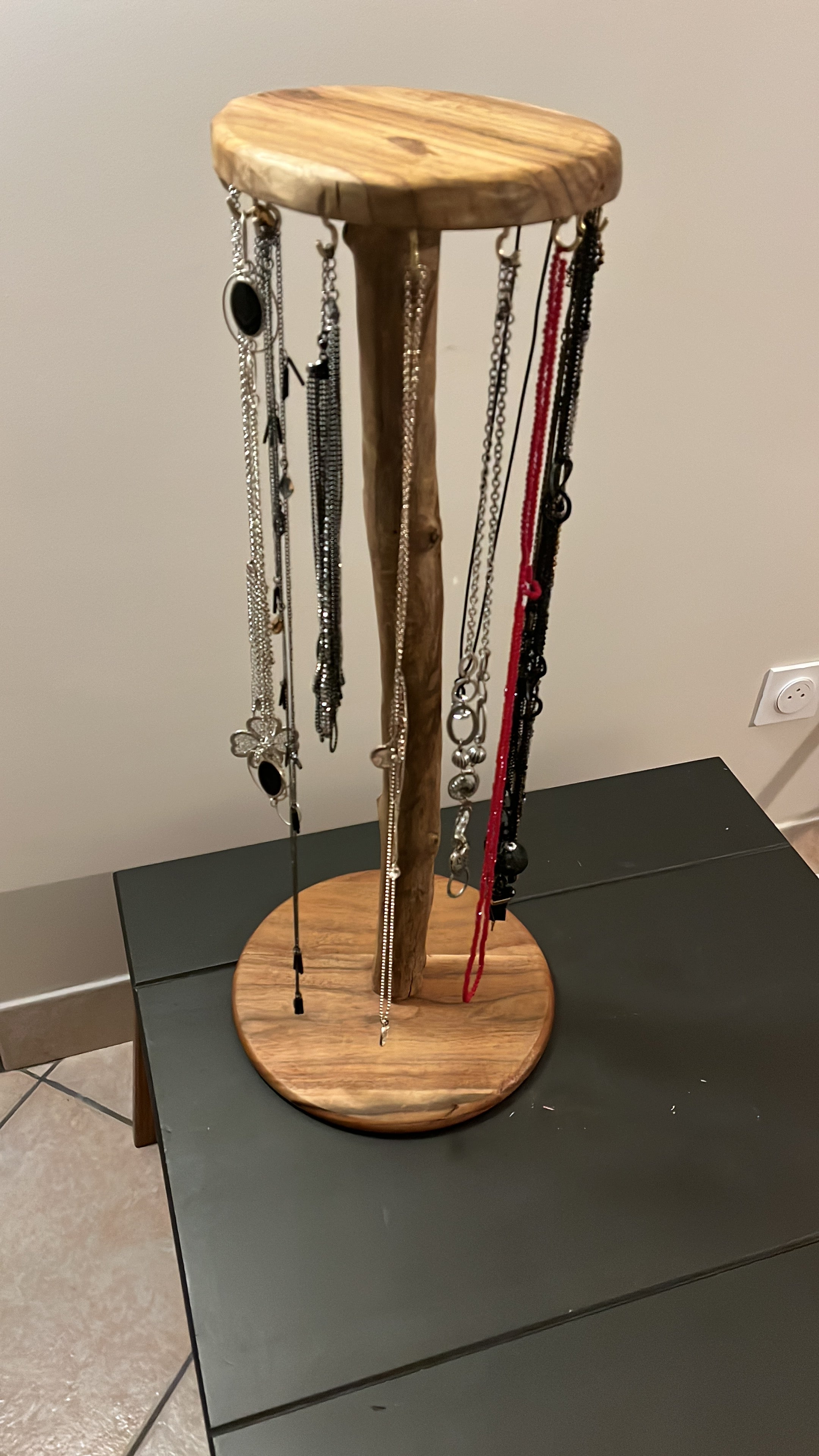 Porte bijoux / colliers et sautoirs