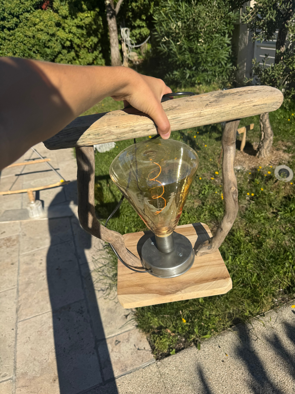 Lampe trapèze en bois flotté