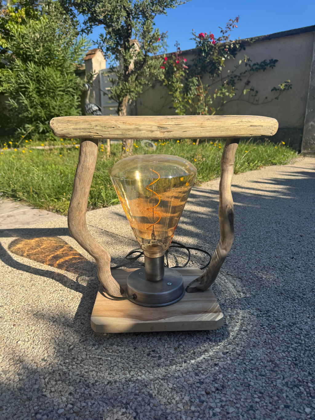 Lampe trapèze en bois flotté