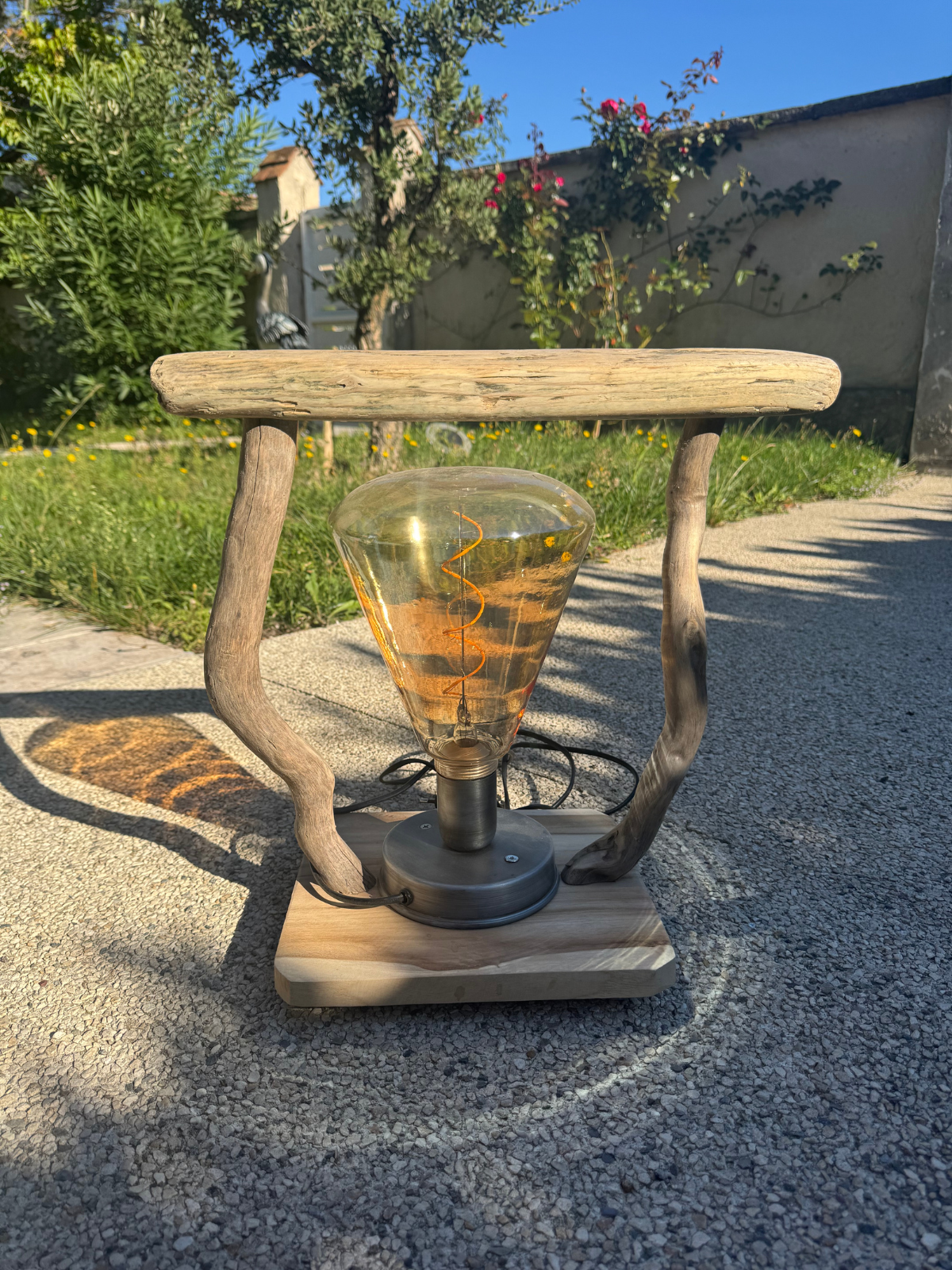 Lampe trapèze en bois flotté